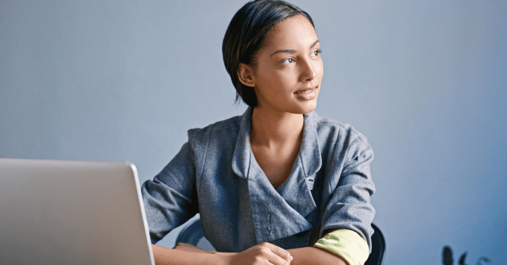 Manager establishing online community